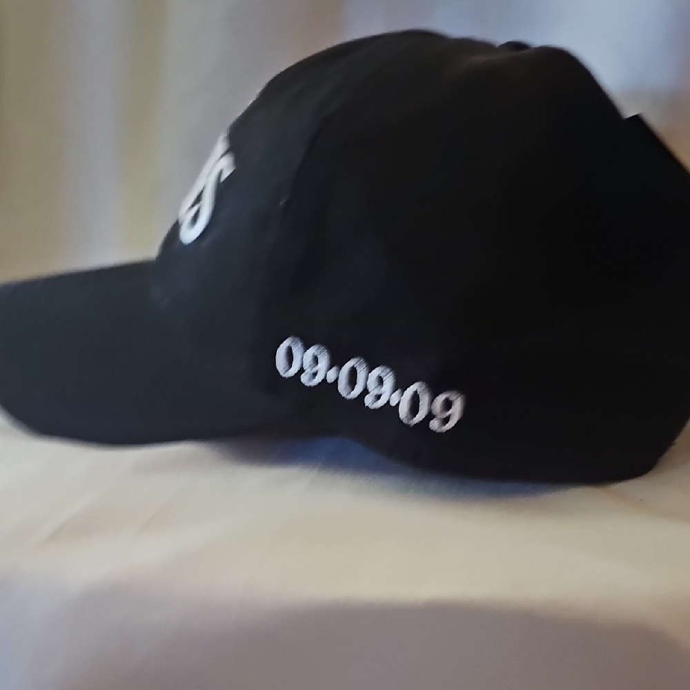 The Beatles Black and White Cap - Picture 4 of 5